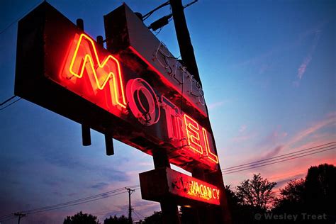 biffs motel.